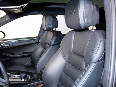 Used 2024 Porsche Macan GTS image 21