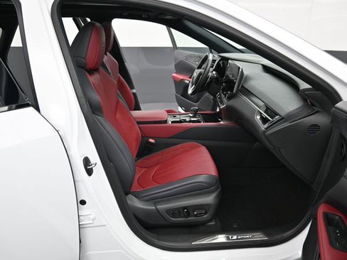 Used 2024 Lexus RX 500h F Sport image 40