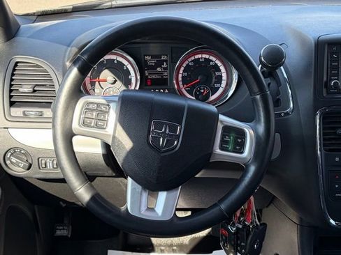Used 2018 Dodge Grand Caravan GT image 36