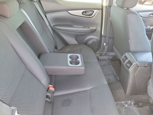 Used 2021 Nissan Rogue Sport S image 17