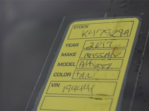 Used 2017 Nissan Altima 2.5 SL w/ Moonroof Package image 36