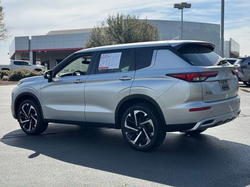 Used 2024 Mitsubishi Outlander SE image 13