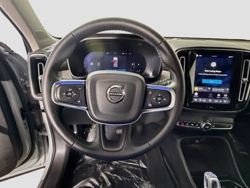 Used 2026 Volvo XC40 B5 Plus AWD/4WD image 13