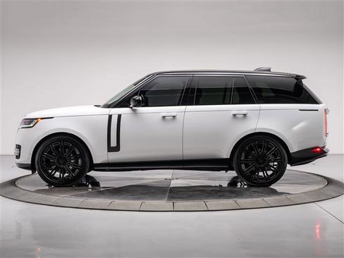 Used 2026 Land Rover Range Rover SE AWD/4WD image 2
