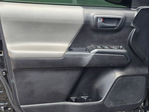 Used 2021 Toyota Tacoma SR AWD/4WD image 46