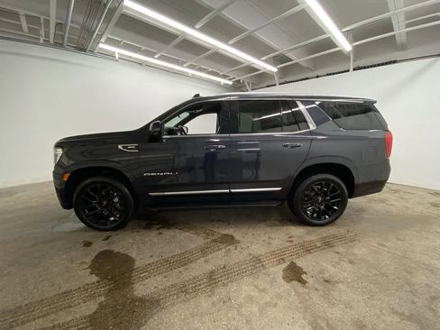 Used 2024 GMC Yukon Denali w/ Advanced Technology Package image 3