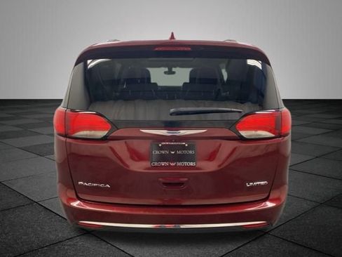 Used 2018 Chrysler Pacifica Limited image 5