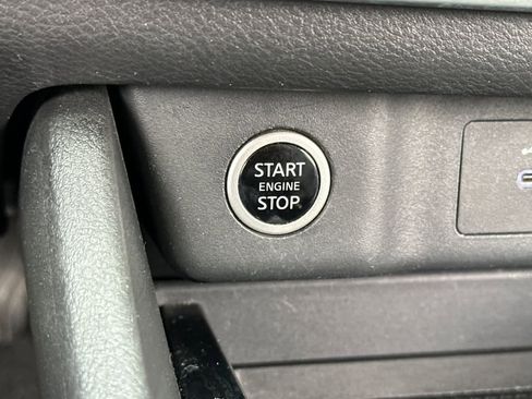 Used 2023 Nissan Rogue S AWD/4WD image 22