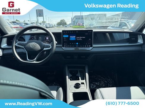 New 2025 Volkswagen Tiguan SE image 13