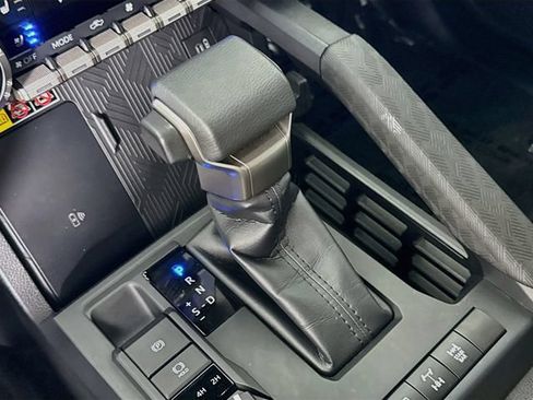 Certified 2025 Toyota Tacoma 4x4 Double Cab Hybrid image 18