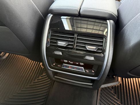Used 2024 BMW X5 xDrive40i w/ M Sport Package AWD/4WD image 39