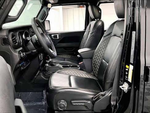 Used 2023 Jeep Wrangler Unlimited Sahara image 23