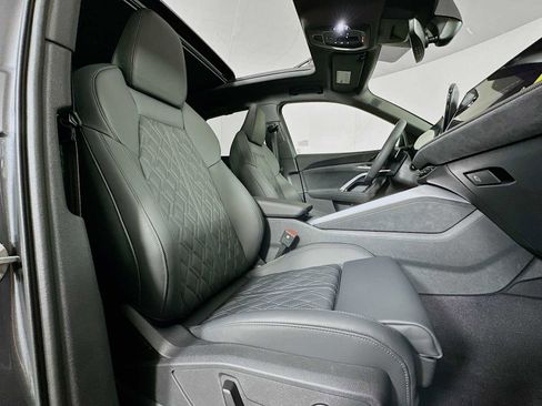 New 2025 Audi SQ5 Prestige image 27