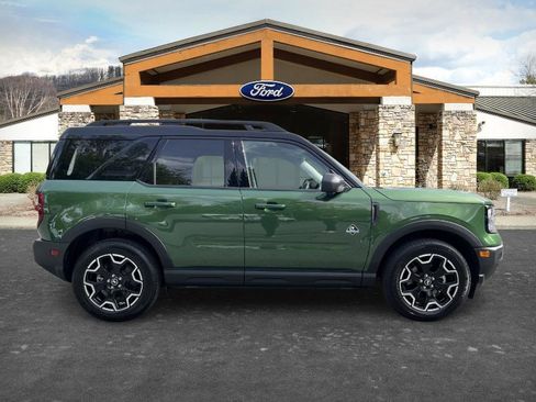 Used 2025 Ford Bronco Sport Outer Banks w/ Outer Banks Tech Package+ AWD/4WD image 4