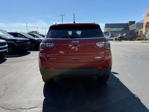 Used 2024 Jeep Compass Latitude AWD/4WD image 4