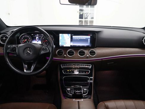 Used 2017 Mercedes-Benz E 300 4MATIC image 21