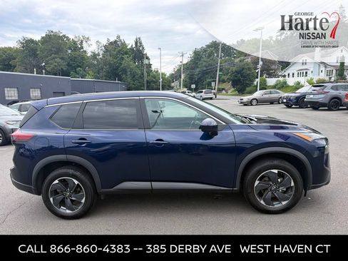 Certified 2025 Nissan Rogue SV AWD/4WD image 4