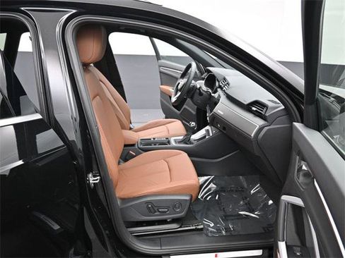 New 2025 Audi Q3 2.0T Premium image 14