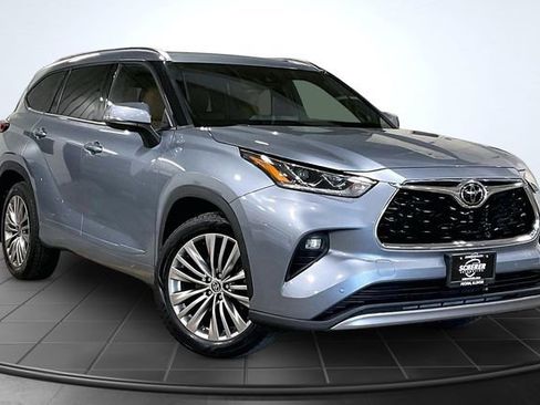 Used 2022 Toyota Highlander Platinum AWD/4WD image 12