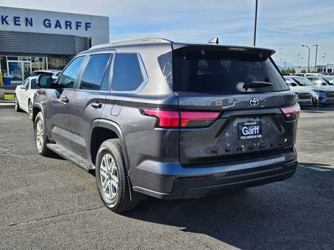 Used 2025 Toyota Sequoia SR5 AWD/4WD image 9