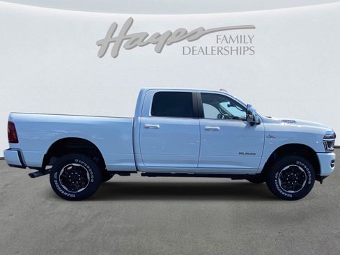 New 2026 RAM 2500 Laramie AWD/4WD image 3