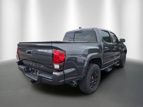 Used 2022 Toyota Tacoma SR5 w/ Technology Package RWD image 4