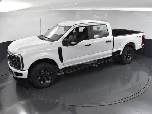 Used 2024 Ford F250 XL w/ STX Appearance Package image 21
