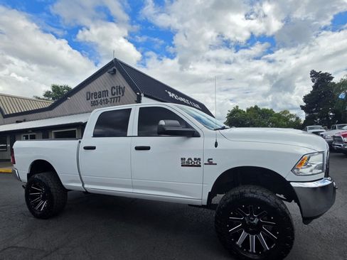 Used 2018 RAM 2500 Tradesman w/ Chrome Appearance Group AWD/4WD image 3