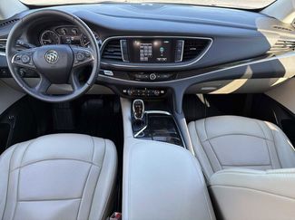 Used 2018 Buick Enclave Essence video 2