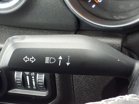 Used 2020 Jeep Wrangler Unlimited Sahara w/ Uconnect 4C Nav & Sound Group image 24