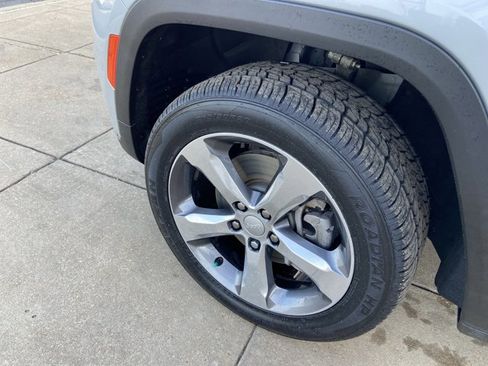 Used 2021 Jeep Grand Cherokee L Limited image 24