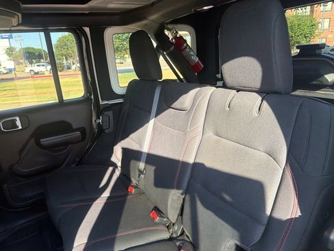 Used 2020 Jeep Wrangler Unlimited Rubicon AWD/4WD image 30