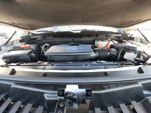 Used 2024 Chevrolet Suburban Premier w/ Premium Package image 29