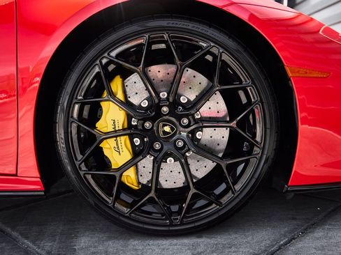 Used 2023 Lamborghini Huracan EVO RWD image 25