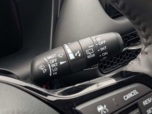 Used 2024 Honda HR-V EX-L image 25