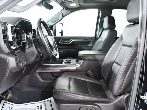 Used 2024 Chevrolet Silverado 3500 LTZ w/ LTZ Plus Package image 6