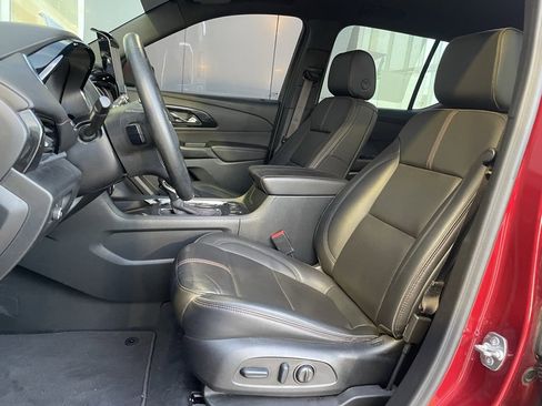 Used 2023 Chevrolet Traverse RS w/ LPO, Cargo Package image 10