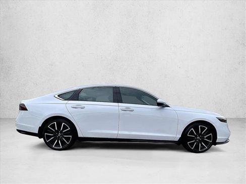 Used 2025 Honda Accord Touring image 5