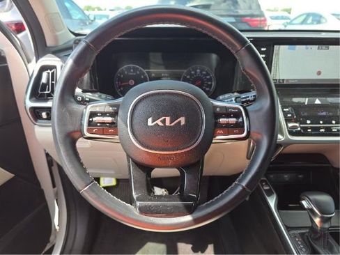 Used 2022 Kia Sorento S FWD image 6