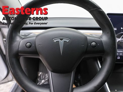 Used 2018 Tesla Model 3 Long Range RWD image 10