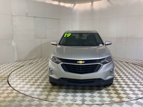 Used 2019 Chevrolet Equinox LT w/ Driver Convenience Package image 3