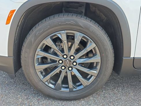 Used 2023 Chevrolet Traverse RS AWD/4WD image 9