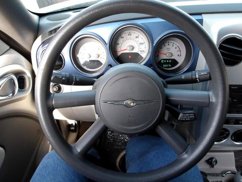 Used 2007 Chrysler PT Cruiser Convertible w/ Spring Special Group image 20