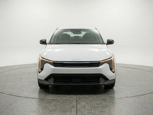 Used 2025 Kia K4 LXS image 2