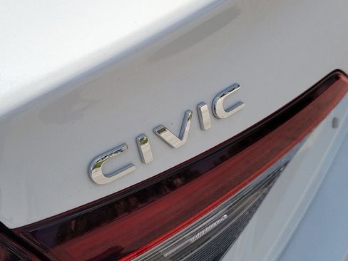 Used 2025 Honda Civic Sport image 6