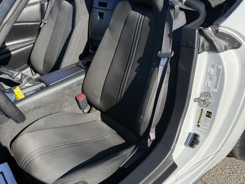Used 2016 MAZDA MX-5 Miata Sport image 15