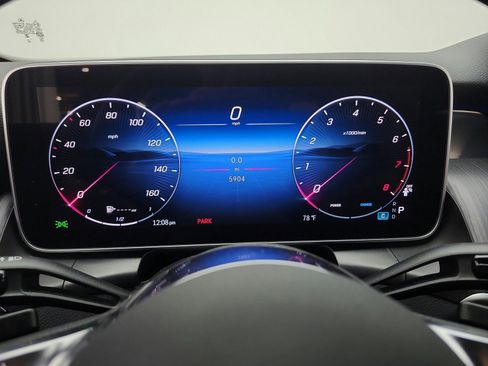 Used 2026 Mercedes-Benz GLC 300 image 9