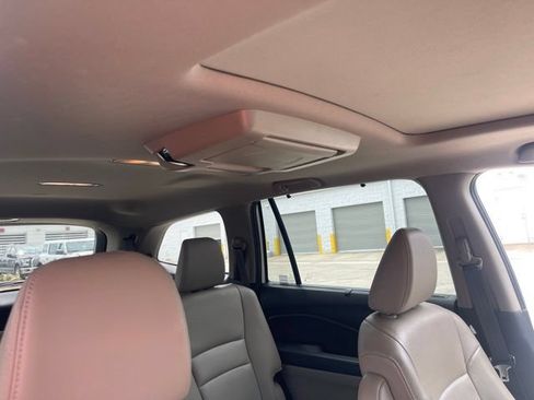 Used 2020 Honda Pilot Touring image 37