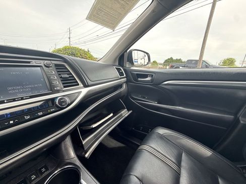 Used 2018 Toyota Highlander SE AWD/4WD image 31