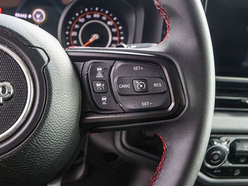 Used 2024 Jeep Wrangler Unlimited Rubicon image 25